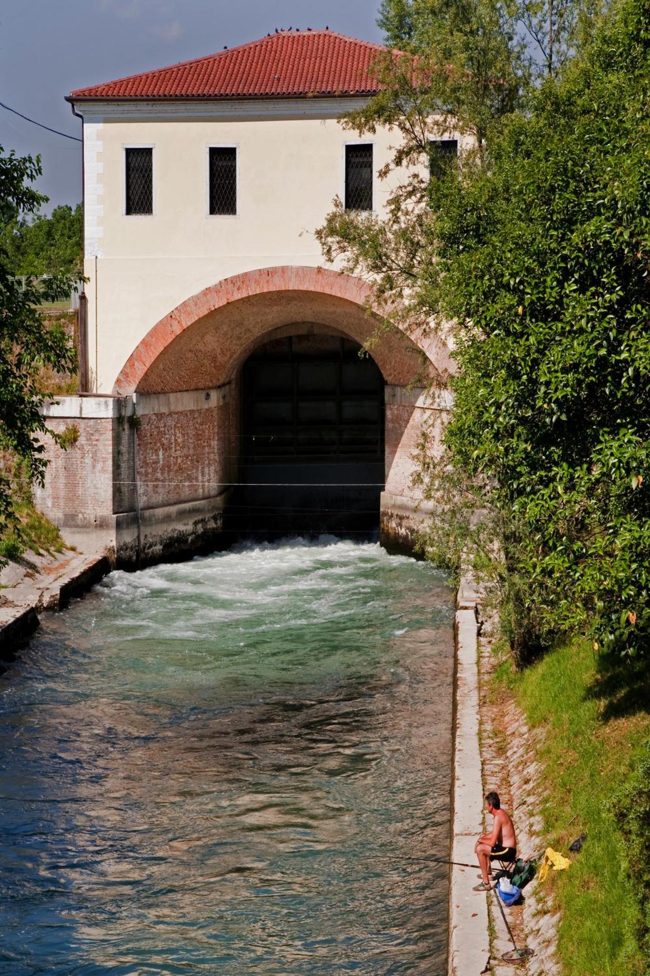 Hotel Valbrenta Limena Kültér fotó